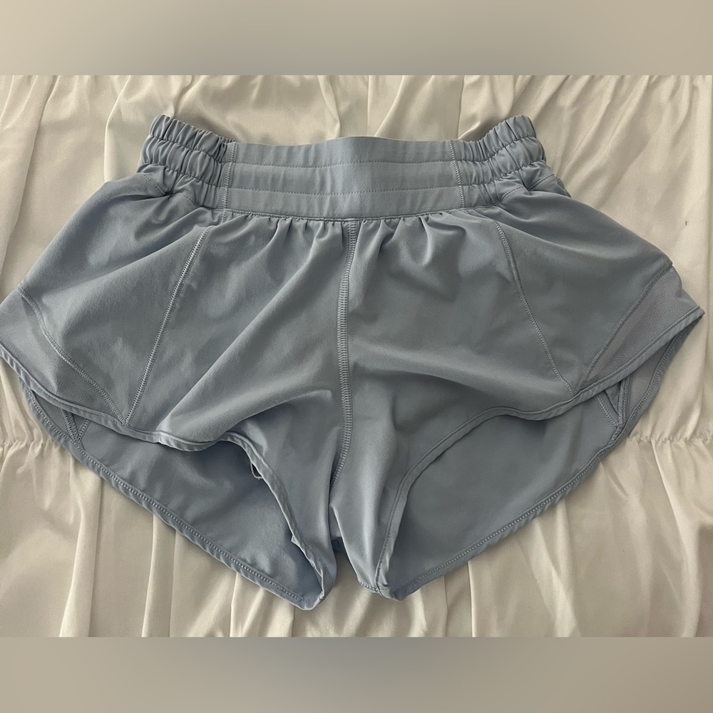 Lululemon Hotty Hot Low-Rise Lined Short 2.5”
